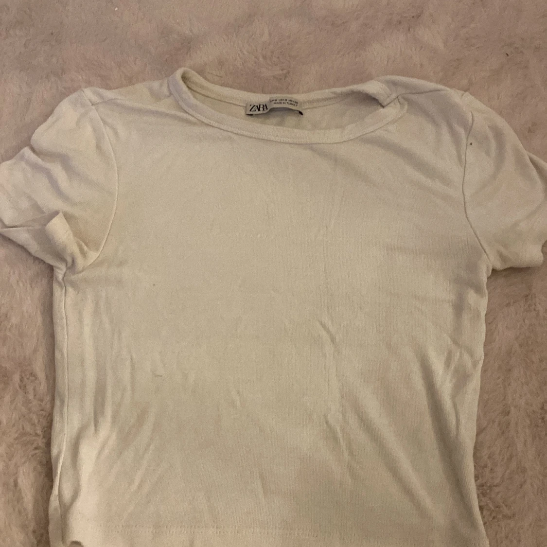 Vit basic t-shirt från Zara
