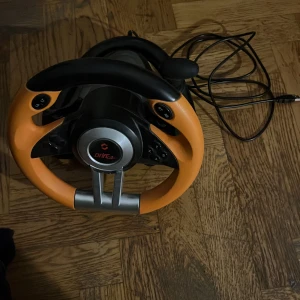 Rart och pedaler, drift Oz  - Funkar som den ska och är till för Xbox och dator 