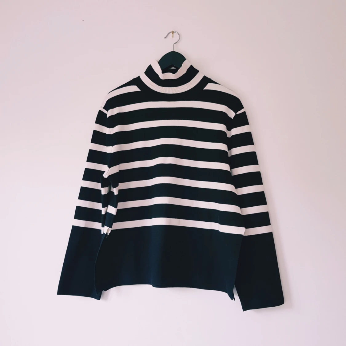 Randig polotröja från H&M svart/vit strl S