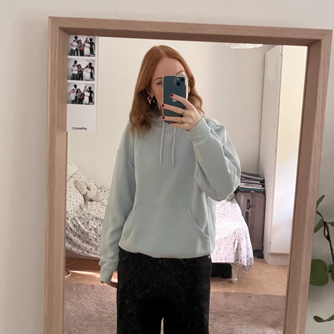 Ljusblå hoodie från Monki