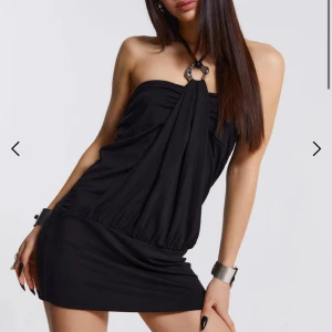 Jaded London Noir Draped Dress - Använd en gång, väldigt snygg. Går även att ha som topp  💕y2k 💕