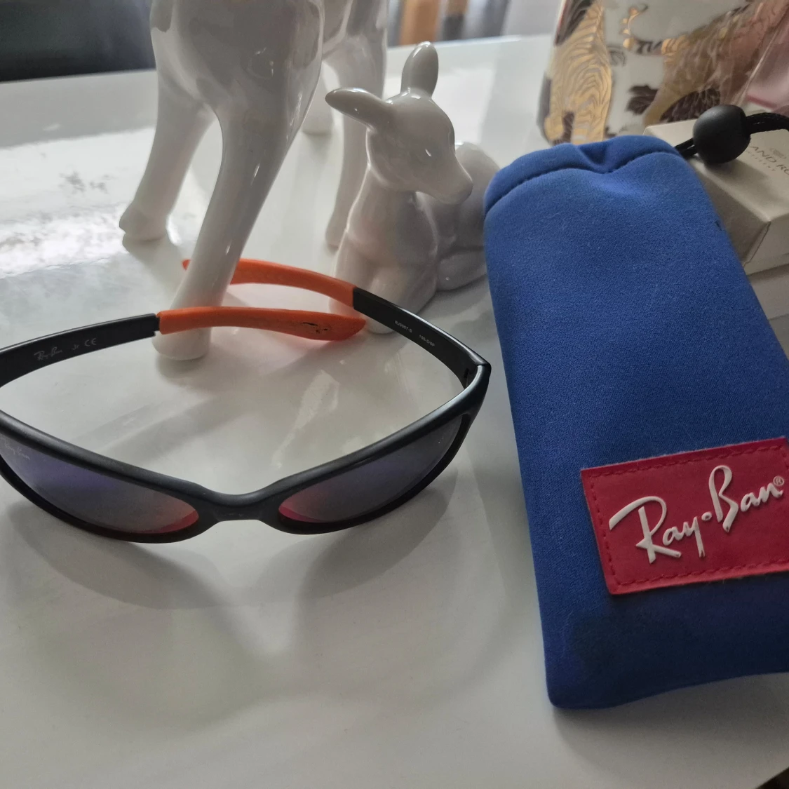 Svarta sportiga solglasögon från Ray-Ban