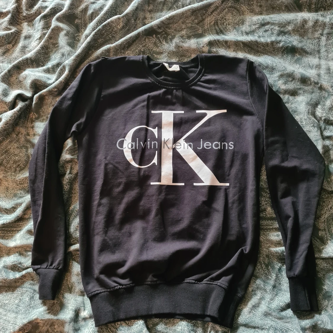 Svart sweatshirt från Calvin Klein Jeans