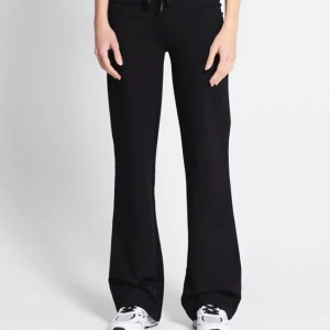 EBBA FITTED LOW WAIST - Använd få tak gånger i perfekt skick 