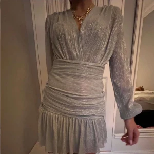 Maje klänning - Superfin klänning från Maje i nyskick!💕💕