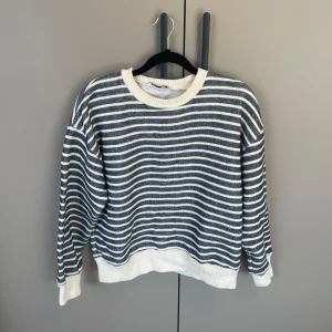 Randig tröja - Jättefin, hör av dig för fler bilder!