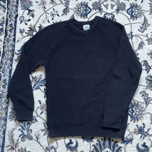Dobber tröja från Zara - Fet ribbstickad dobber tröja från Zara! | Skick: 8,5/10 | Storlek: S | Tveka inte att höra av er vid minsta lilla fråga eller intresse!🙌