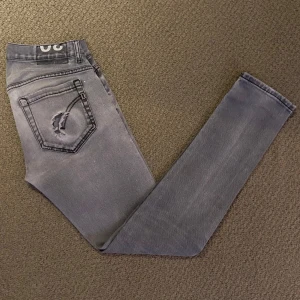 Dondup jeans - Säljer nu dessa riktigt feta dondup George jeansen i fint skick, perfekt nu i sommar☀️🌇 | Passform: modellen George, storlek 30/34 | Hör av dig vid minsta fundering eller behov av mer bilder👊🏼😊