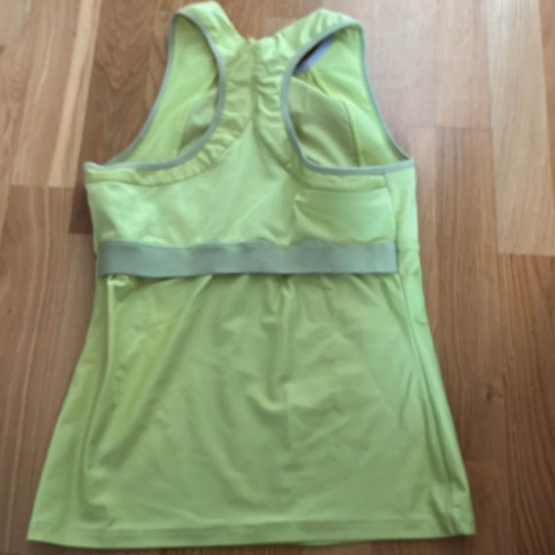 Gul/ grön linnetopp från Adidas Stella McCartney - 1