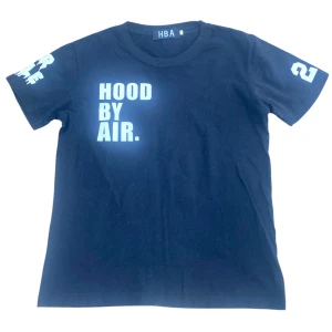HBA Tisha - Fet hood by air tshirt . Collab med been trill 💯 har sett på grailed och depop för 1500+