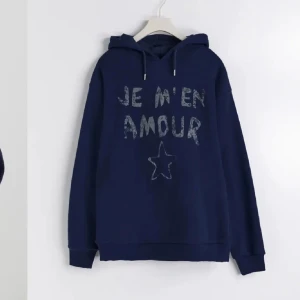 Gina tricot hoodie - Säljer en mörkblå hoodie från Gina Tricot i bra skick och stl 146/152🩷🩷
