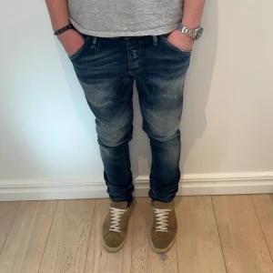 Jack & Jones jeans  - Jack & Jones jeans | Skick: 9/10 | Size - 33/36 (fits 32-33 ish) | Modell - Grim Tim | Fraktar via postnord eller instabox på köparens bekostnad | Hör av dig vid minsta fråga eller fundering