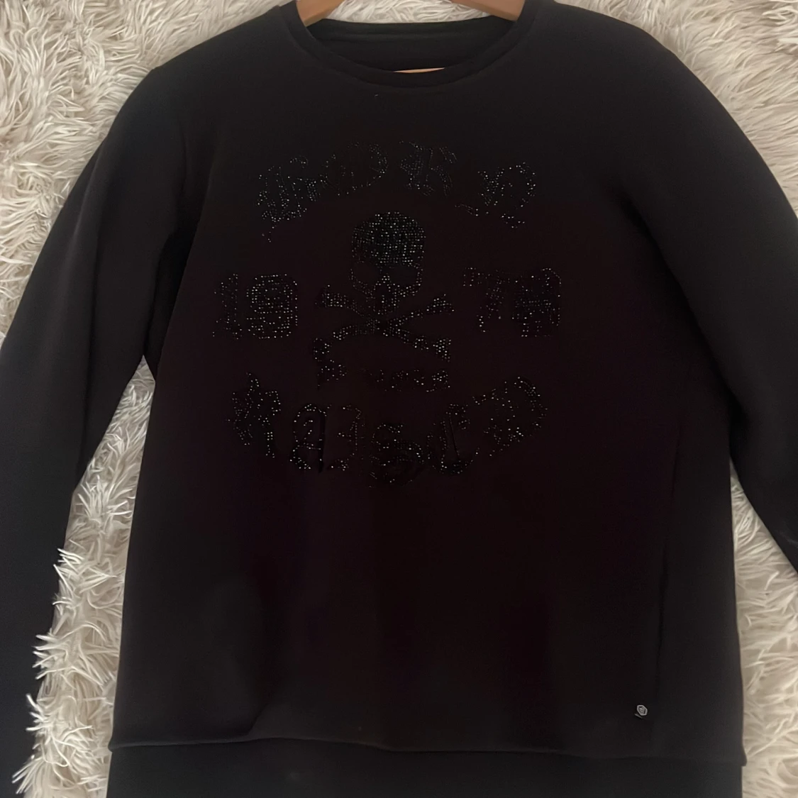 Svart sweatshirt från Philipp Plein Junior med dödskalle MÖTS UPP I GBG  - 1