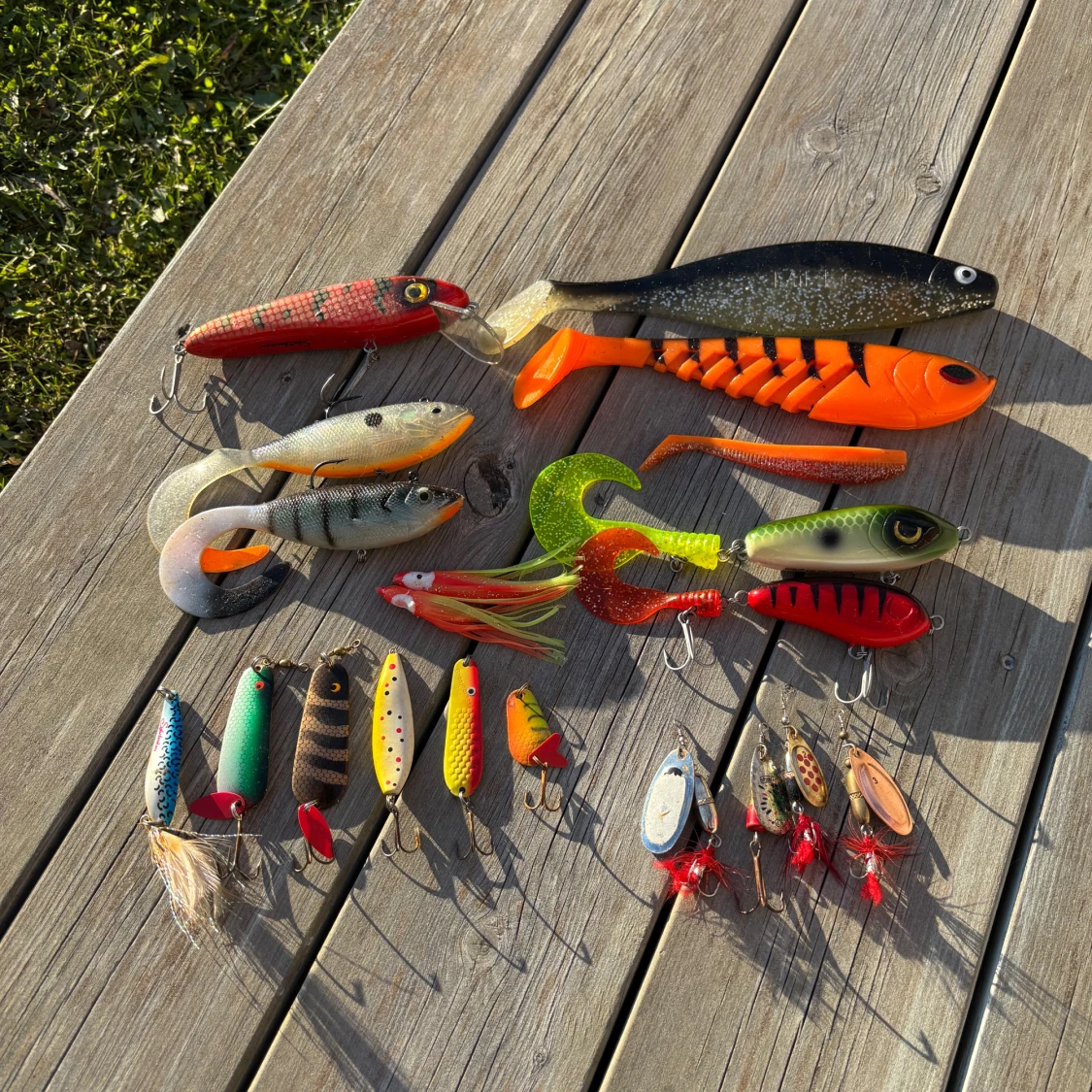 Fiskedrag i plastlåda