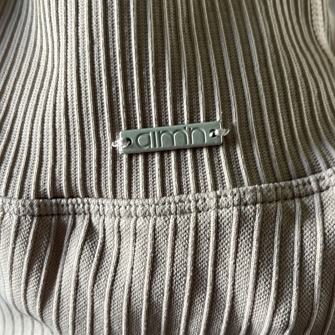 Ribbstickade beige leggings från Aim'n - 2