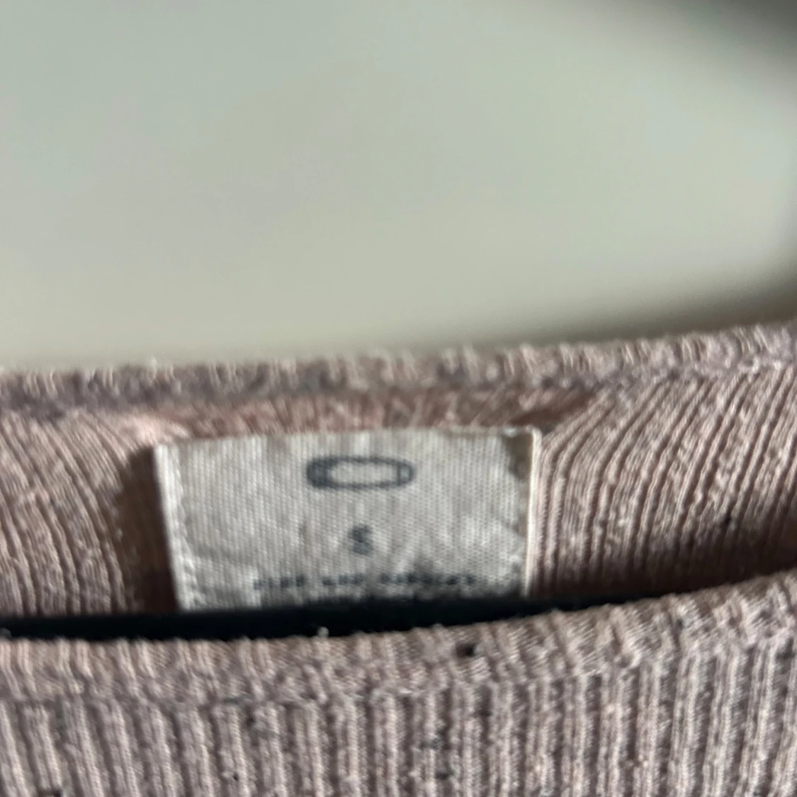 Rosa ribbad croppad tröja - 1