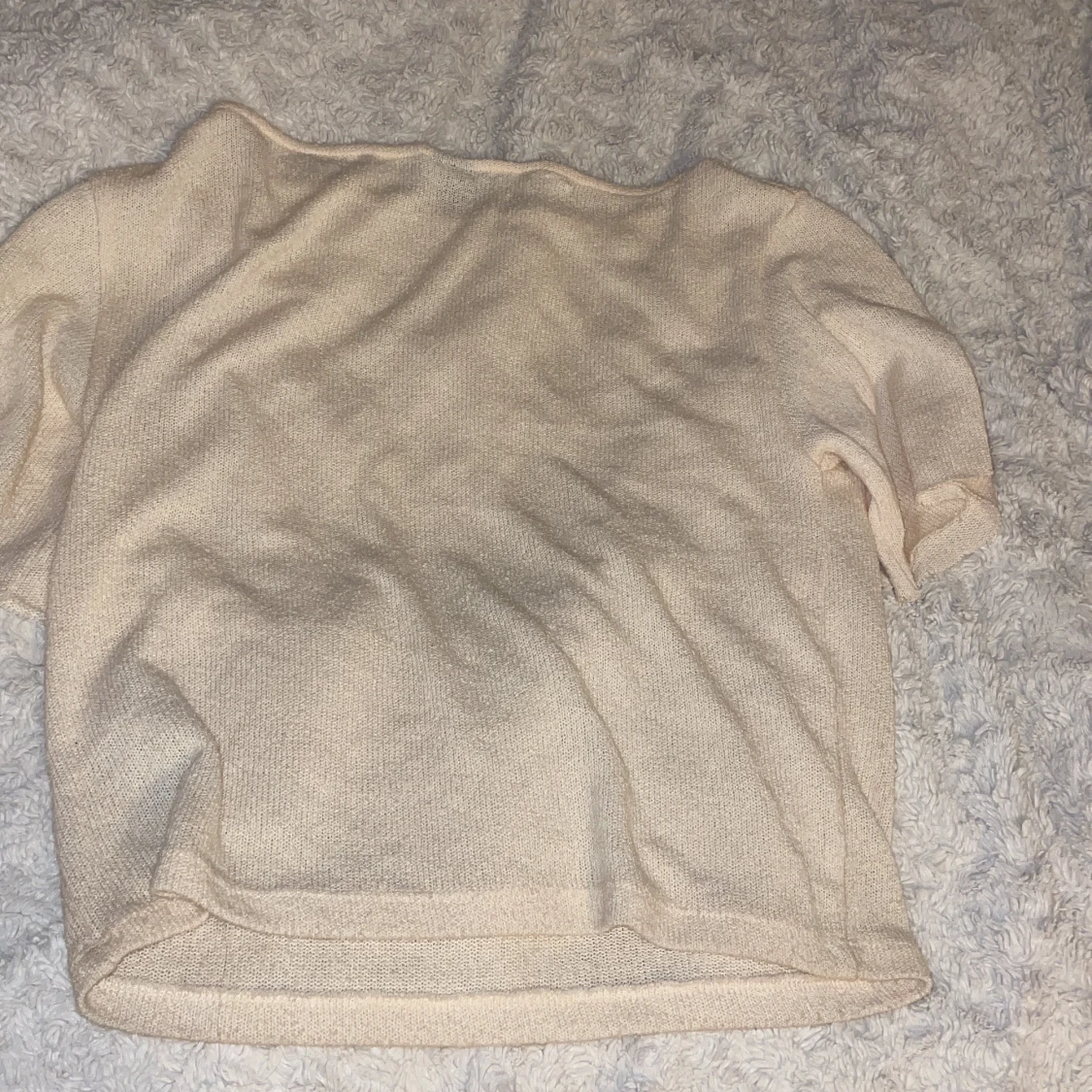 Beige stickad topp från Gina Tricot - 1