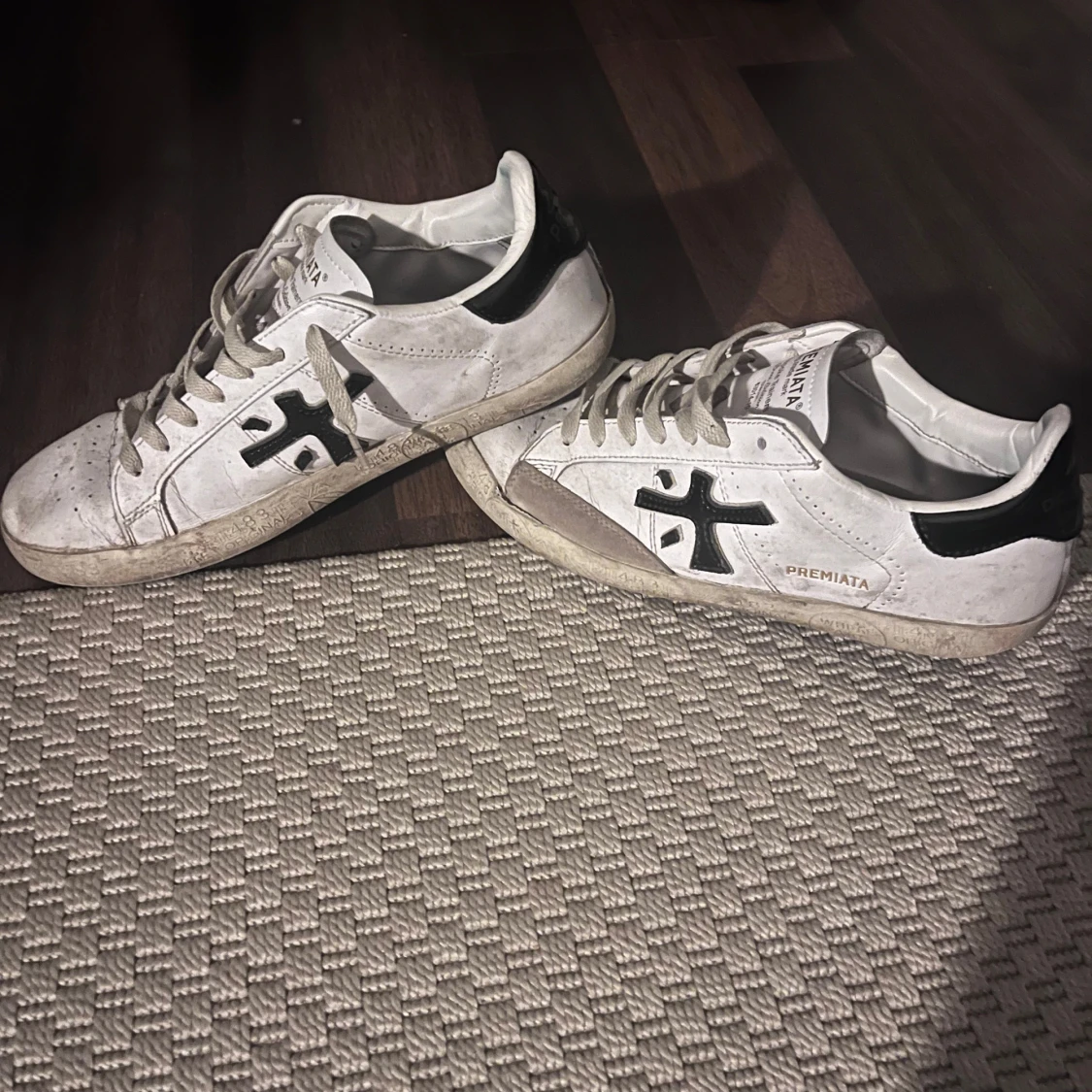 Unika vita sneakers från Premiata