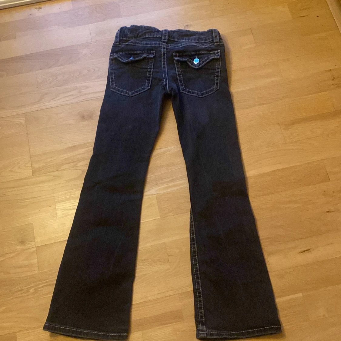Mörkblå bootcut jeans - 1