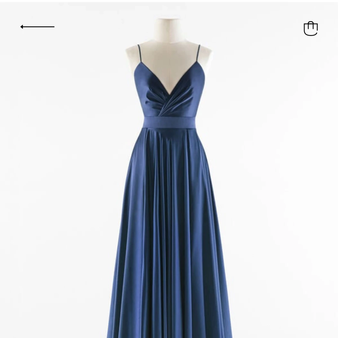 Marinblå ballklänning med open back