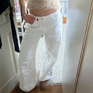 Zara jeans  - Wide Zara baggy jeans at 38. Jag är 180
