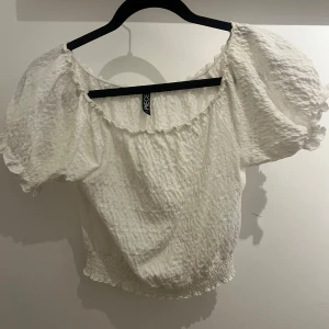 Söt sommartopp från piece🍓 - Söt sommarbild från piece🤍 används fåtal gånger men fortfarande fräsch🤍