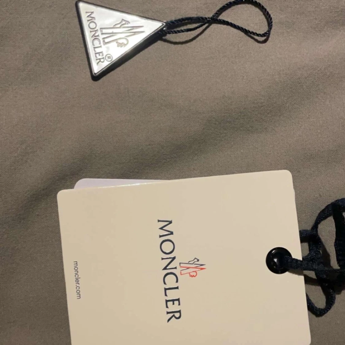 Blå dunväst från Moncler - 4