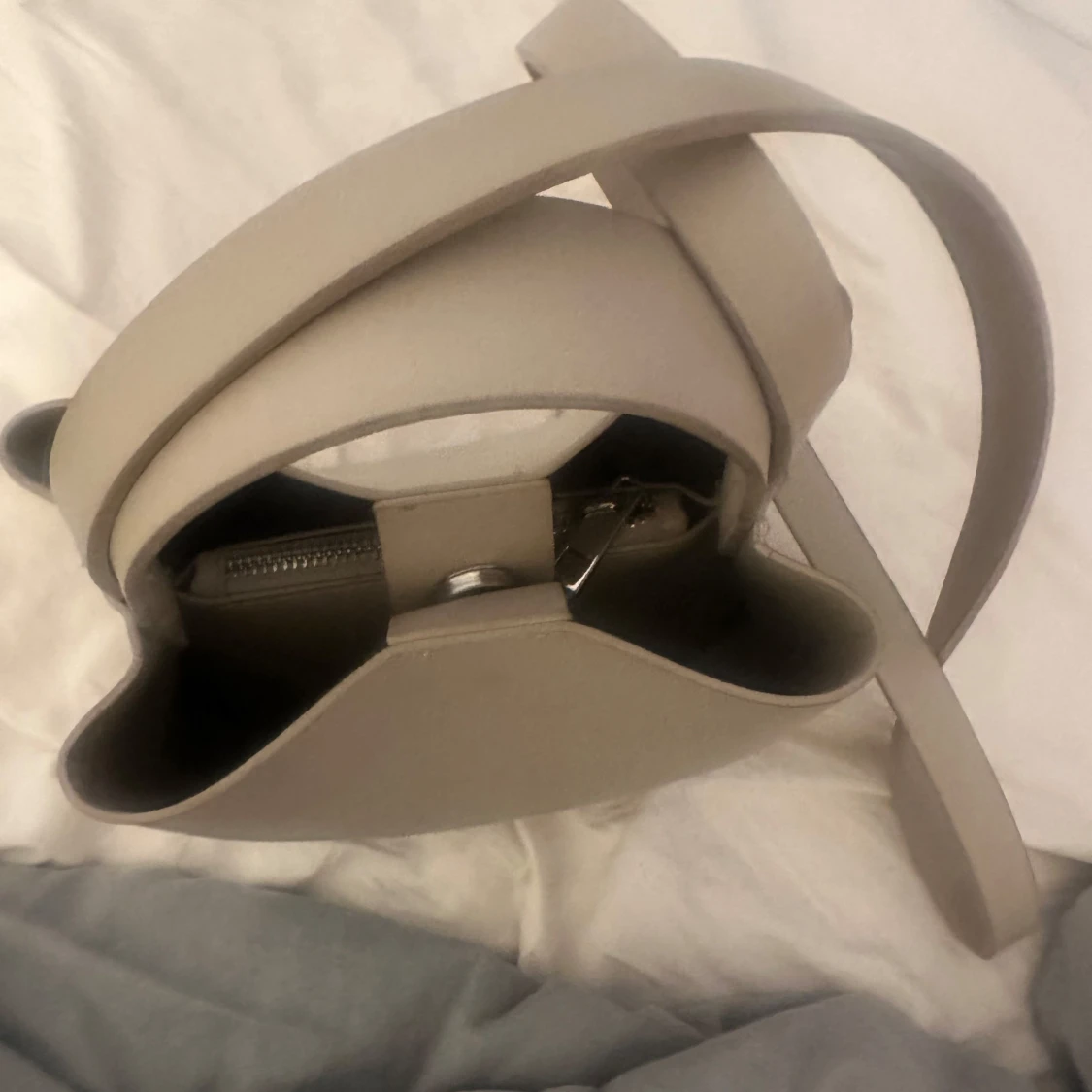 Beige axelväska - 1