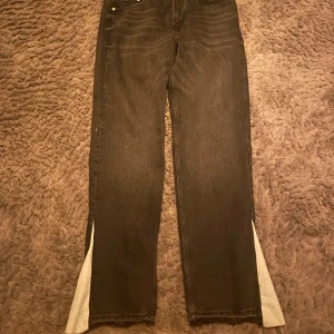 Custom Flared Jeans - Kom privat om du undrar något