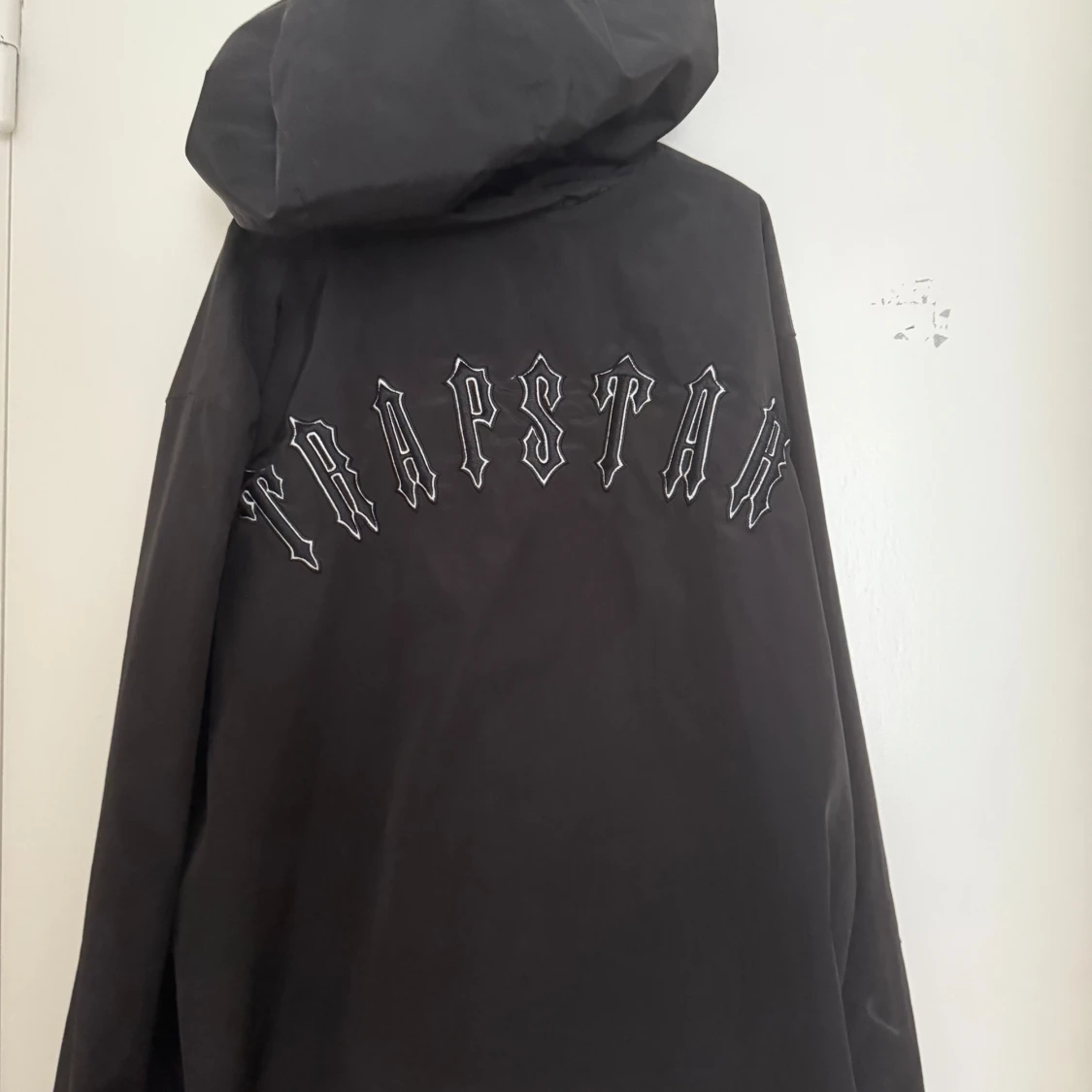 Svart vindjacka från Trapstar - 1