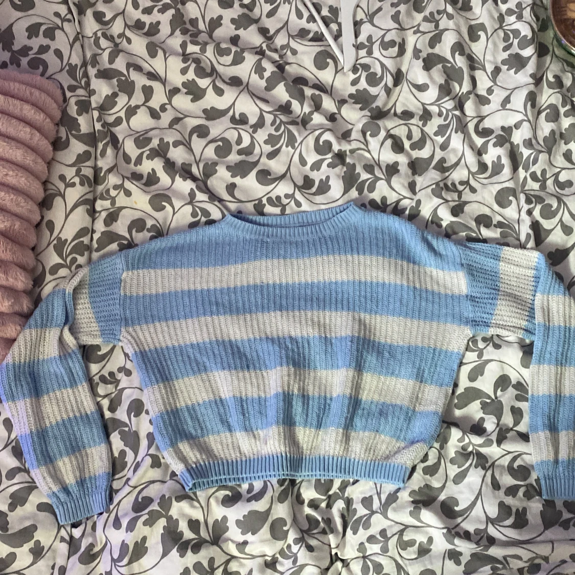 Blåvit randig stickad tröja från ONLY - 1