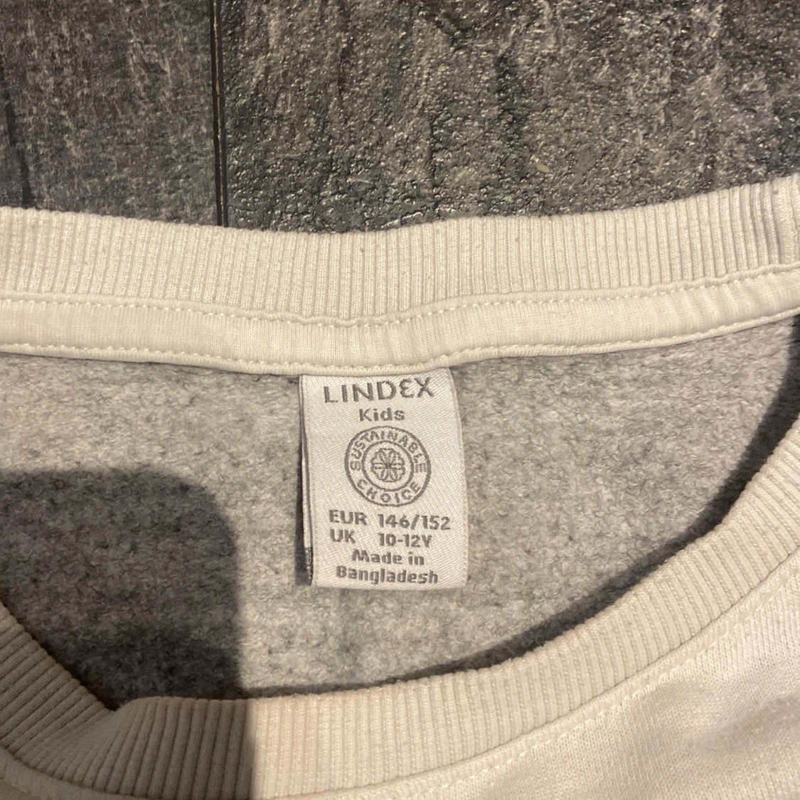 Grå långärmad tröja med knyt från Lindex - 2