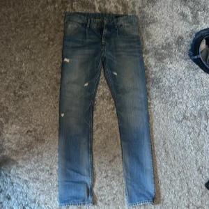 Blå jeans från Emilio - Säljer ett par klassiska blå jeans från Emilio. Riktigt schysst pris