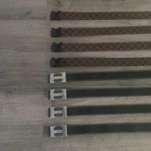 Lv bälte - Lv och H bälte till salu. Lv bälten finns i olika storlekar medans H-bälte finns bara i 120cm. Alla är helt nya och oanvända. H-bälten har fortfarande plast på. (SÄLJS I STYCK)