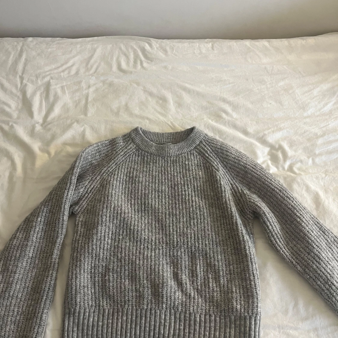 Grå stickad tröja från Lindex