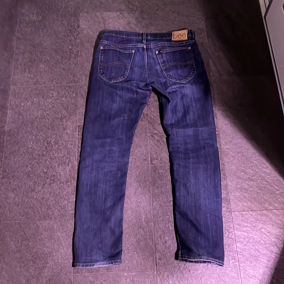 Mörkblå jeansbyxor från Lee - 1