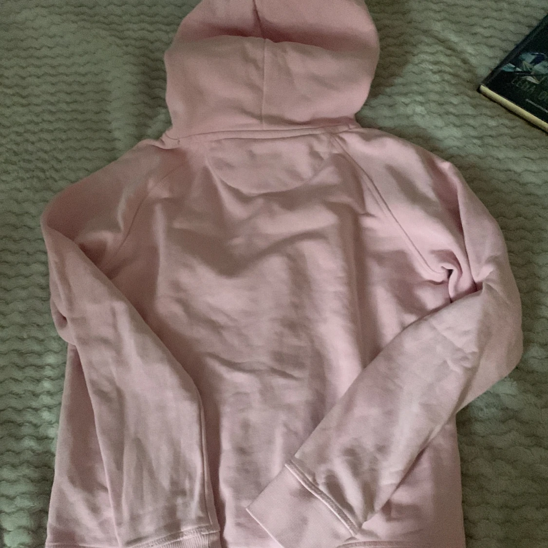 Ljusrosa hoodie från GANT - 1