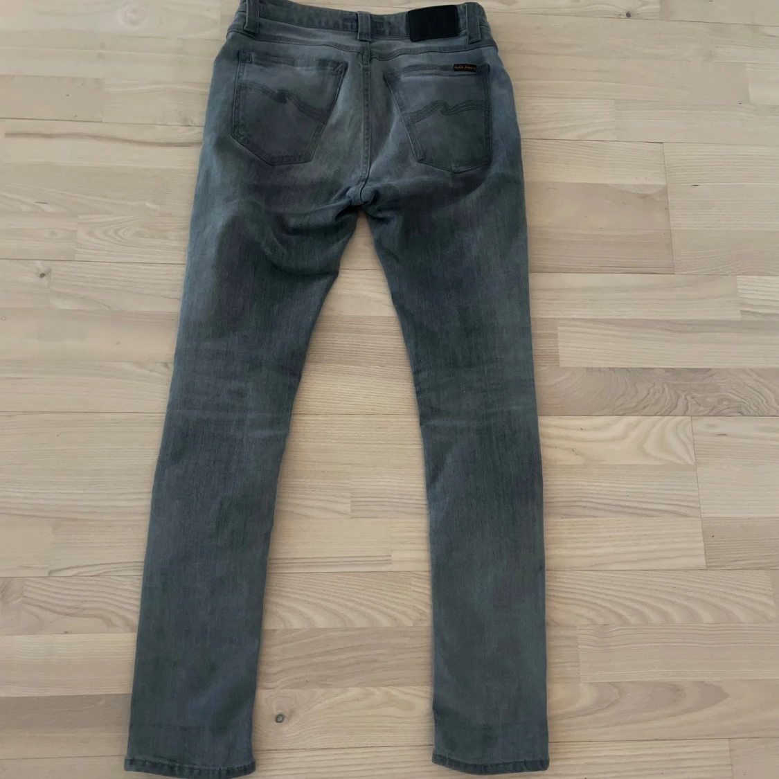 Grå jeans från Nudie Jeans - 1