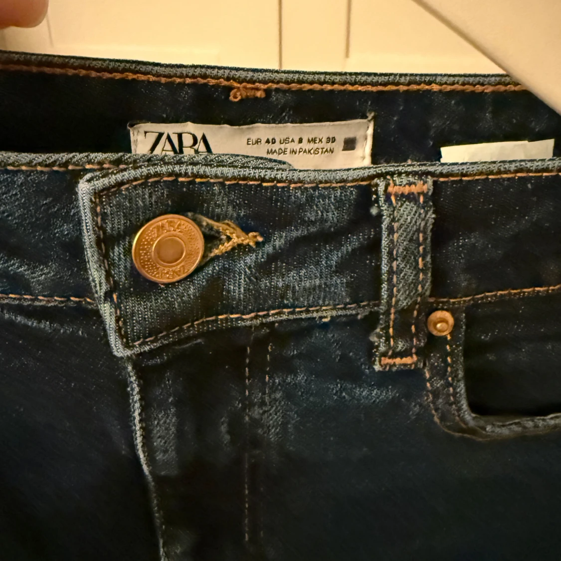 Mörkblå bootcut jeans från Zara - 2