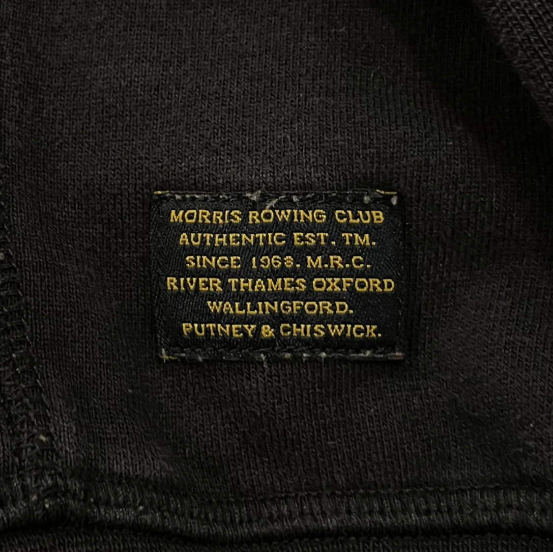 Svart sweatshirt från Morris R. Club - 2