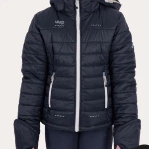 Blå Ridjacka för Vinter! Från Uhip - Säljer en blå/svart ridjacka i vinter från Uhip med huva och vita dragkedjor. Jackan har quiltad design och två fickor framtill. Perfekt för kyliga dagar och enkel att matcha med olika outfits.