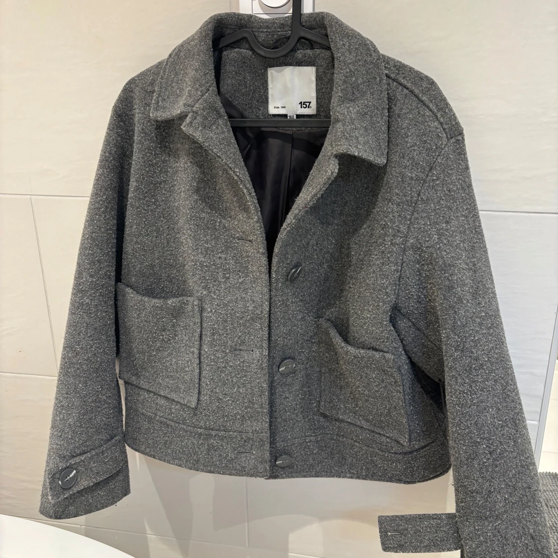 Grå kort kappa från 157 - 1