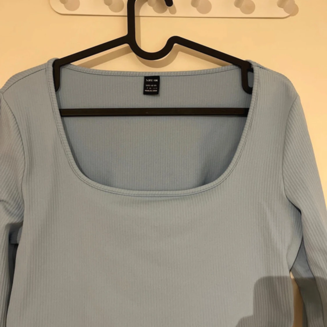 Ljusblå croppad långärmad topp - 1