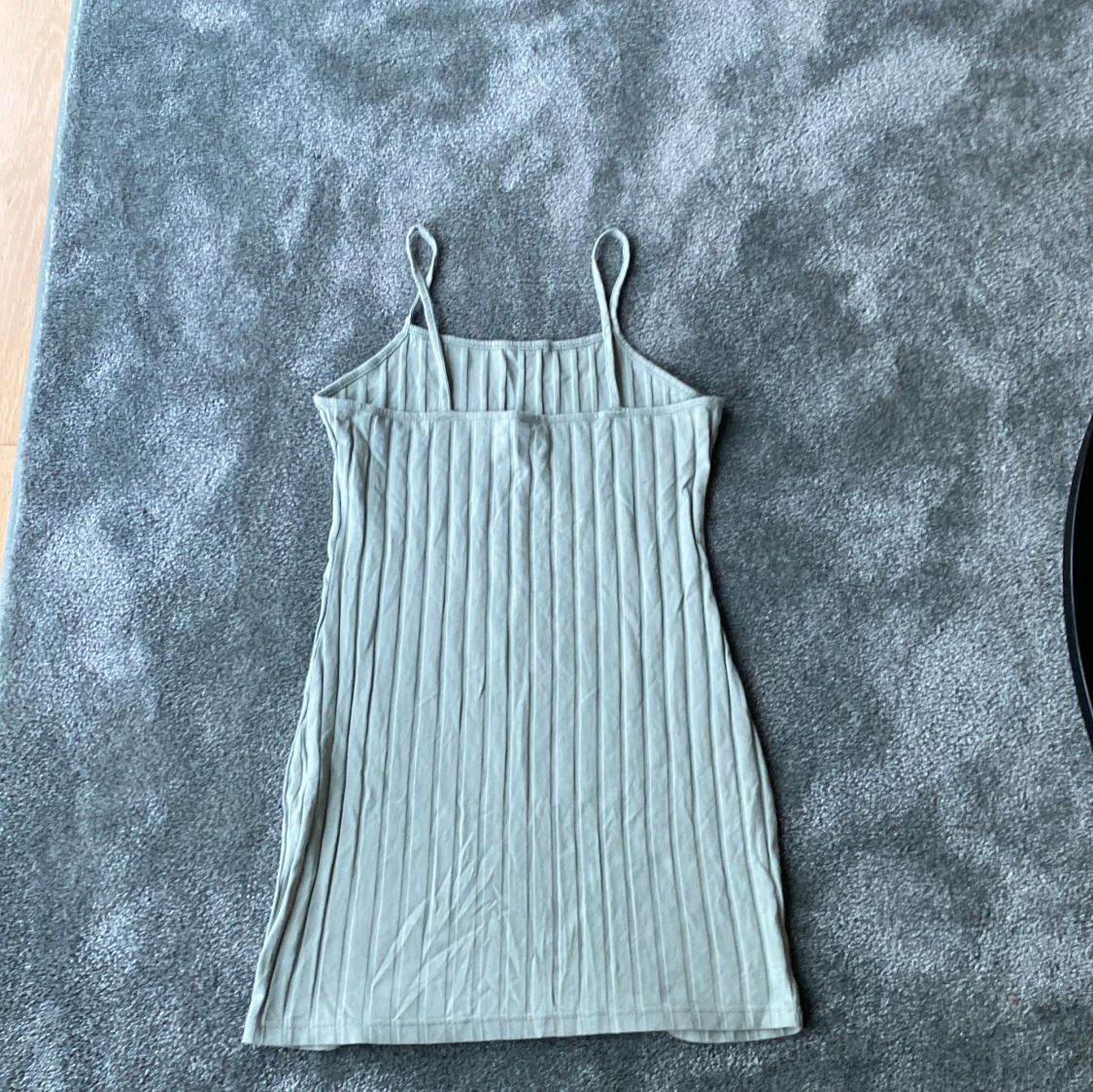 Ljusgrön ribbad klänning från SHEIN - 1