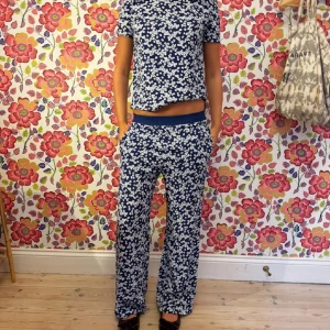 Sett - Säljer mitt älskade sett från Samsøe Samsøe. Lånade bilder💕