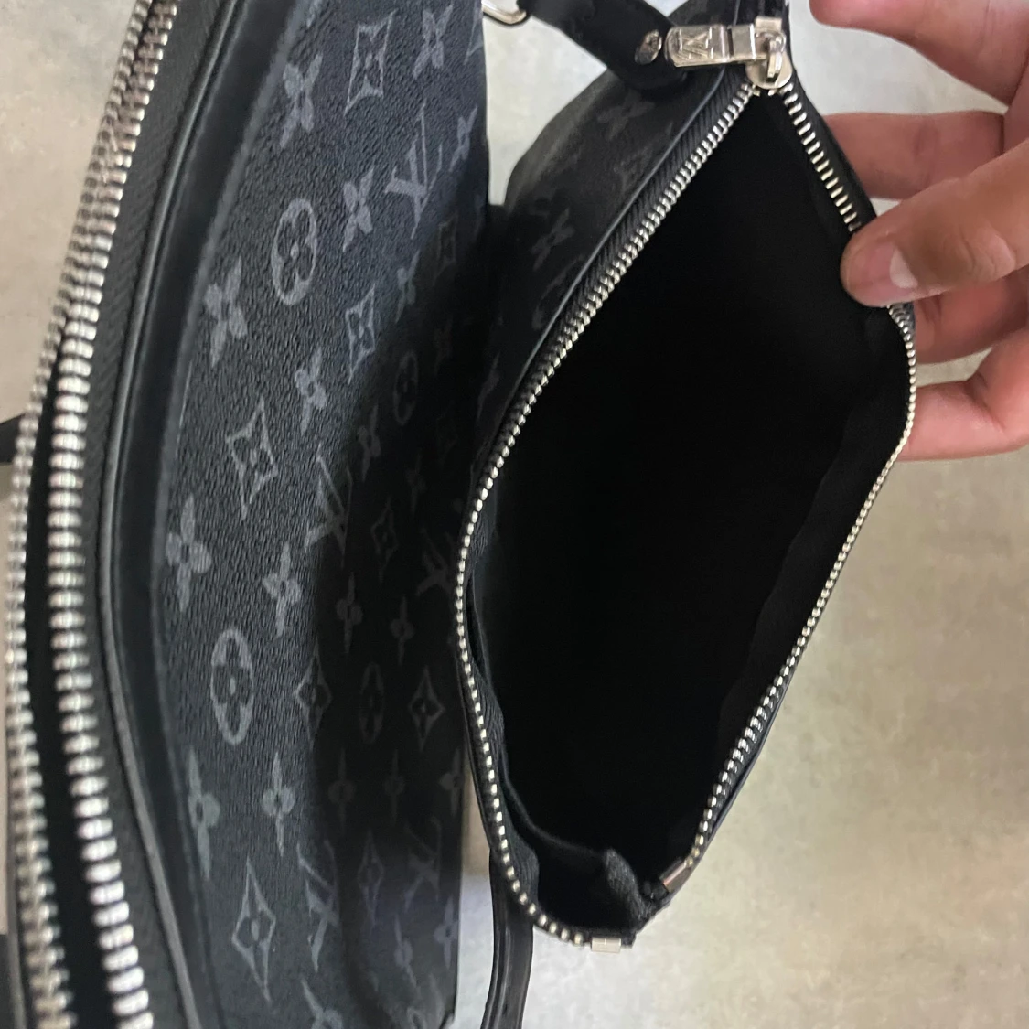 Louis Vuitton svart axelväska monogram - 2