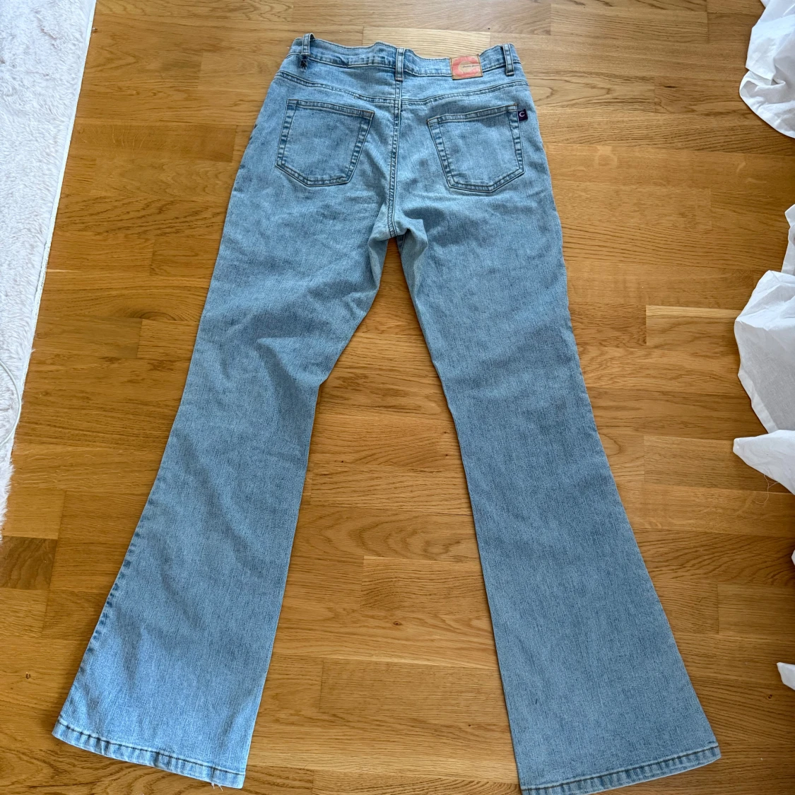 Bootcut jeans med broderi - 2