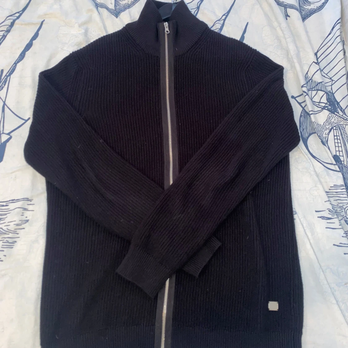 Svart stickad kofta från INDICODE - 1