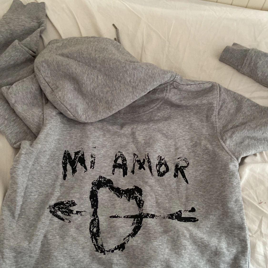 Grå hoodie Mira Paris med tryck! Pris kan diskuteras! - 1