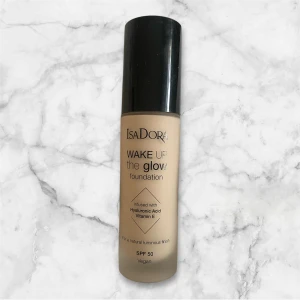 Foundation isadora  - Säljer en foundation med SPF 50, färgen 1N, ny, endast testat en pump för o se färgen! säljer den för 80kr + frakt! 